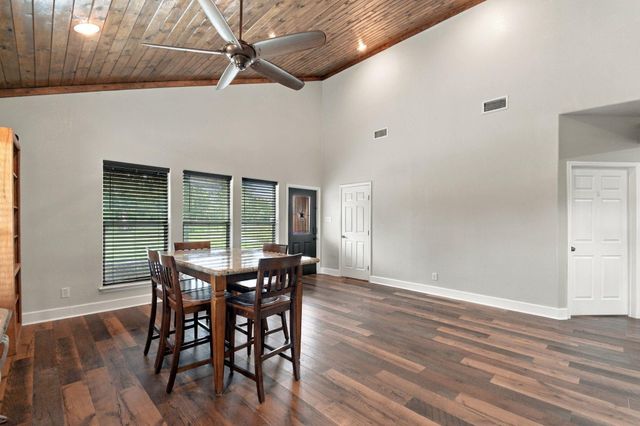 2627 Avenue L, Santa Fe, TX 77510
