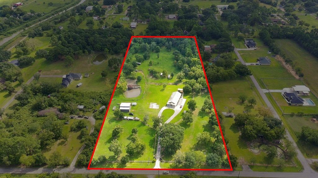 2627 Avenue L, Santa Fe, TX 77510