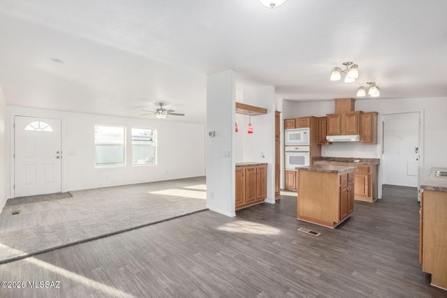 1000 W Garnette Street, Tucson, AZ 85705