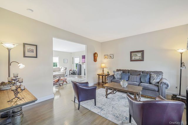 20 Dogwood Lane, East Moriches, NY 11940