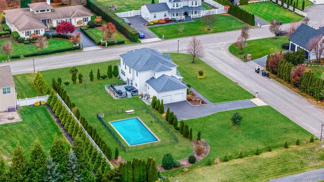 20 Dogwood Lane, East Moriches, NY 11940