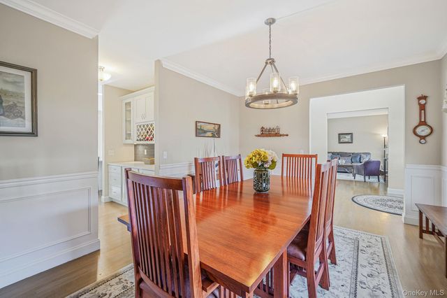 20 Dogwood Lane, East Moriches, NY 11940