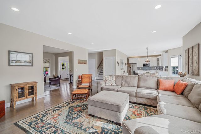 20 Dogwood Lane, East Moriches, NY 11940