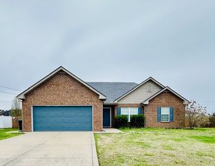 2724 Ridgewood Dr, Christiana, TN 37037