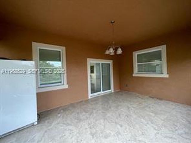 1711 SE Airoso Blvd, Port St. Lucie, FL 34984