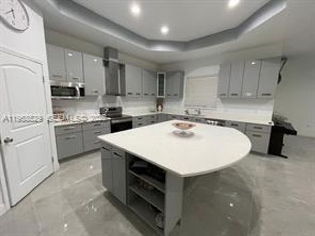 1711 SE Airoso Blvd, Port St. Lucie, FL 34984