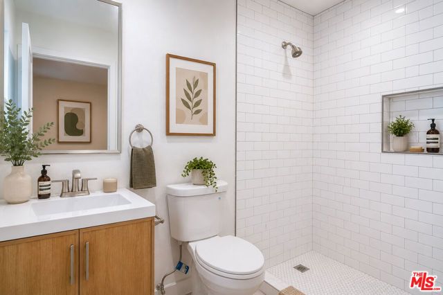 4549 Walnut Avenue, Long Beach, CA 90807