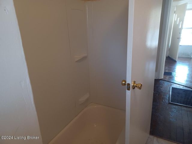 744 S 37th St, Louisville, KY 40211
