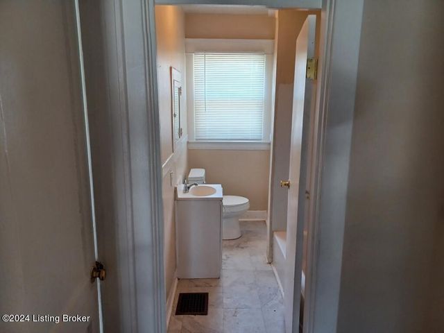 744 S 37th St, Louisville, KY 40211