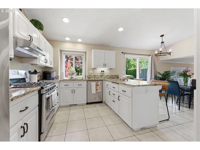22073 Ne SHAVER Ct, Fairview, OR 97024