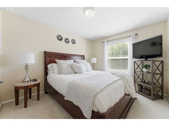 22073 Ne SHAVER Ct, Fairview, OR 97024