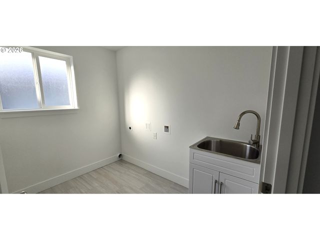 12453 Se Harold St, Portland, OR 97236