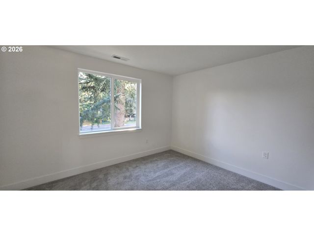 12453 Se Harold St, Portland, OR 97236