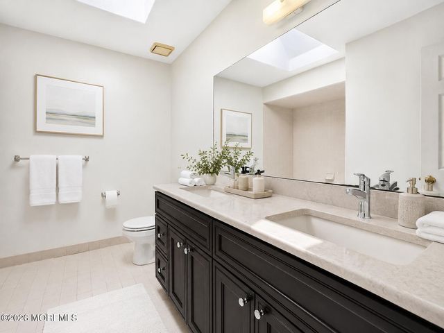 1 Cherry Creek Drive, Matawan, NJ 07747