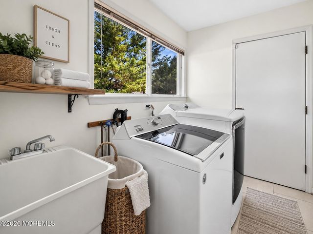1 Cherry Creek Drive, Matawan, NJ 07747