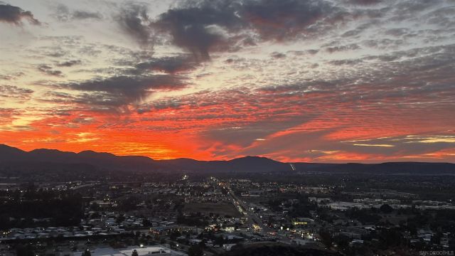 1412 Calabria, Santee, CA 92071