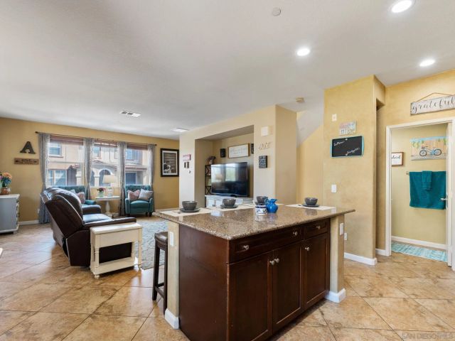1412 Calabria, Santee, CA 92071