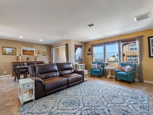 1412 Calabria, Santee, CA 92071