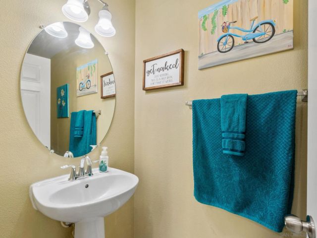 1412 Calabria, Santee, CA 92071