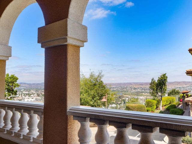 1412 Calabria, Santee, CA 92071