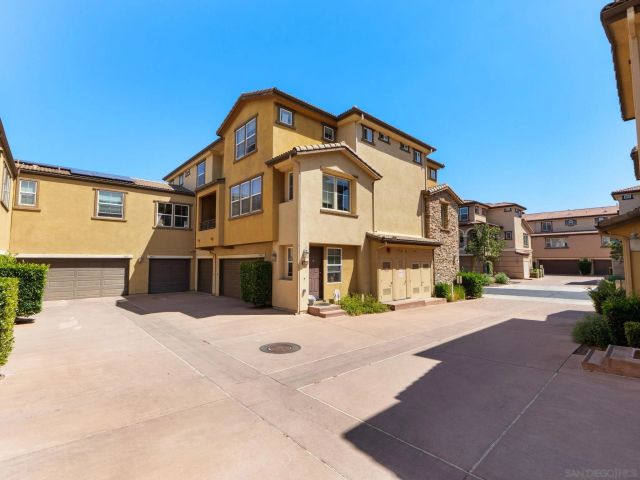 1412 Calabria, Santee, CA 92071