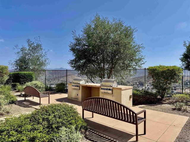 1412 Calabria, Santee, CA 92071