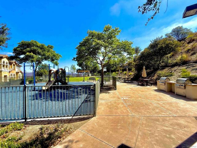1412 Calabria, Santee, CA 92071