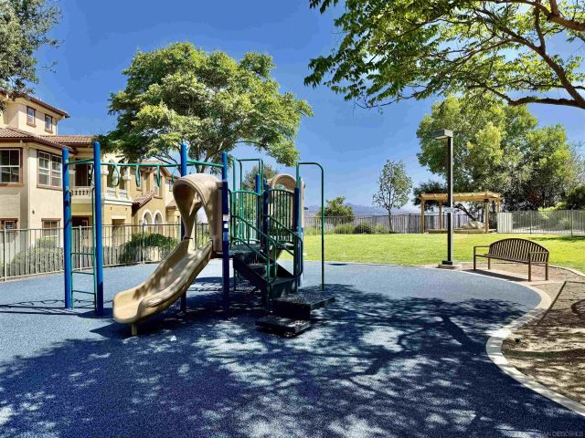 1412 Calabria, Santee, CA 92071