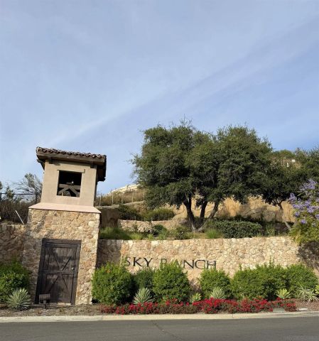 1412 Calabria, Santee, CA 92071