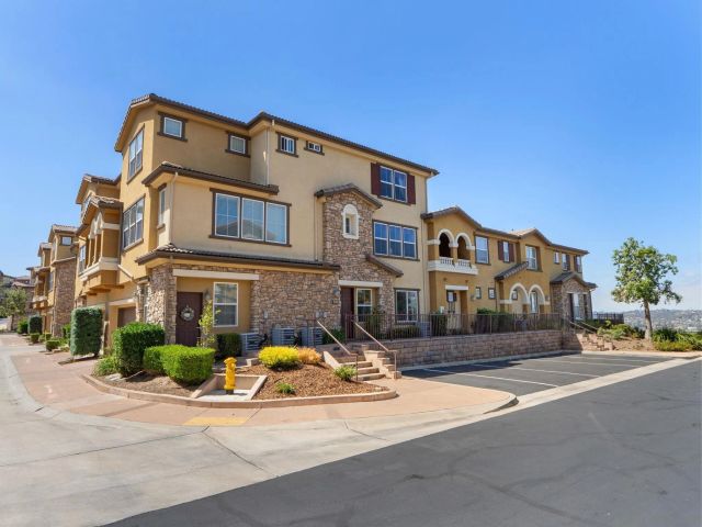 1412 Calabria, Santee, CA 92071