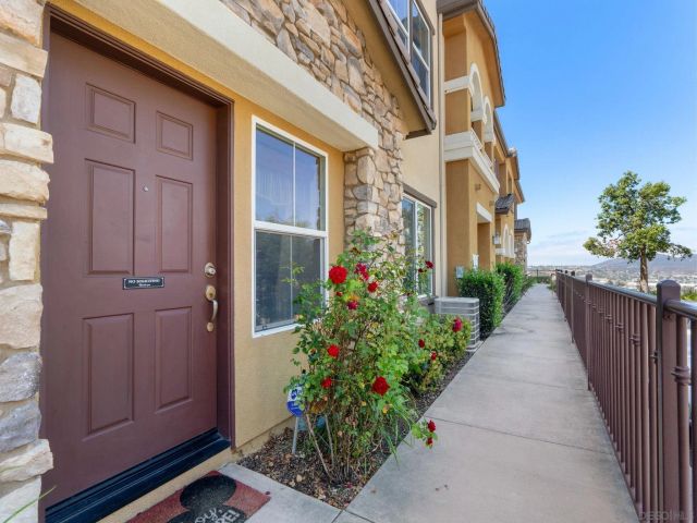 1412 Calabria, Santee, CA 92071