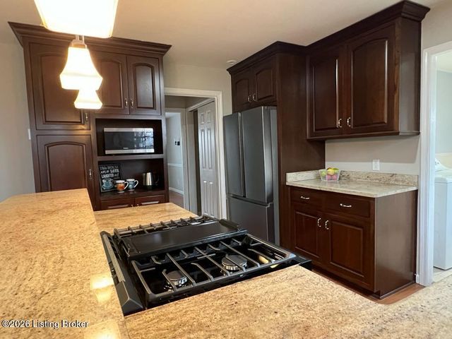 225 Donna Ave, Taylorsville, KY 40071