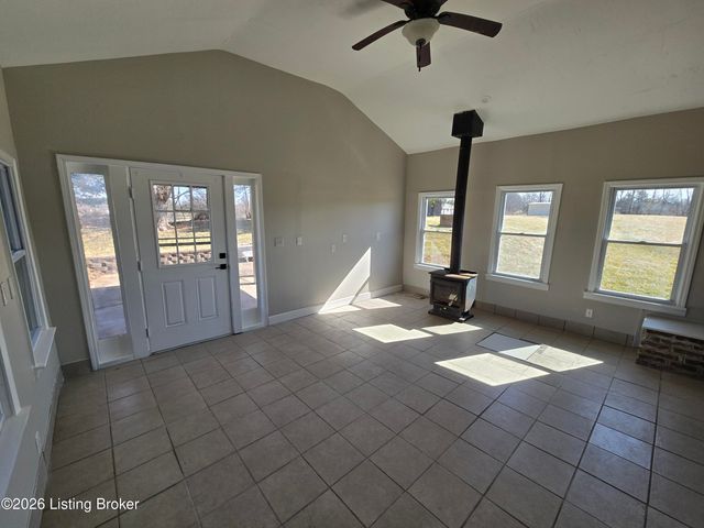 225 Donna Ave, Taylorsville, KY 40071