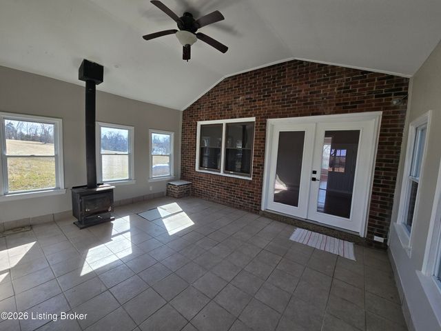 225 Donna Ave, Taylorsville, KY 40071