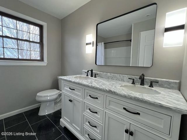 225 Donna Ave, Taylorsville, KY 40071