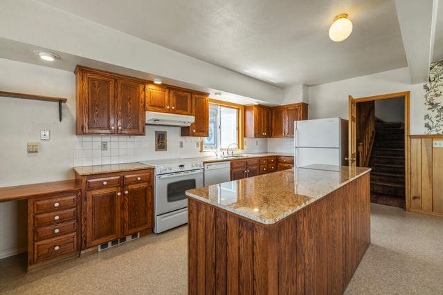 910 Laurel Street, Klamath Falls, OR 97601