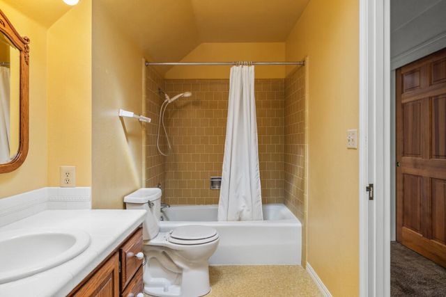910 Laurel Street, Klamath Falls, OR 97601
