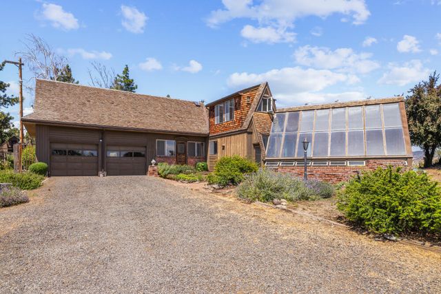 910 Laurel Street, Klamath Falls, OR 97601