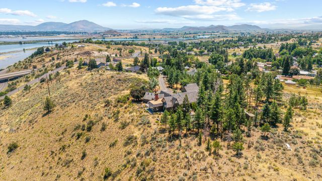 910 Laurel Street, Klamath Falls, OR 97601