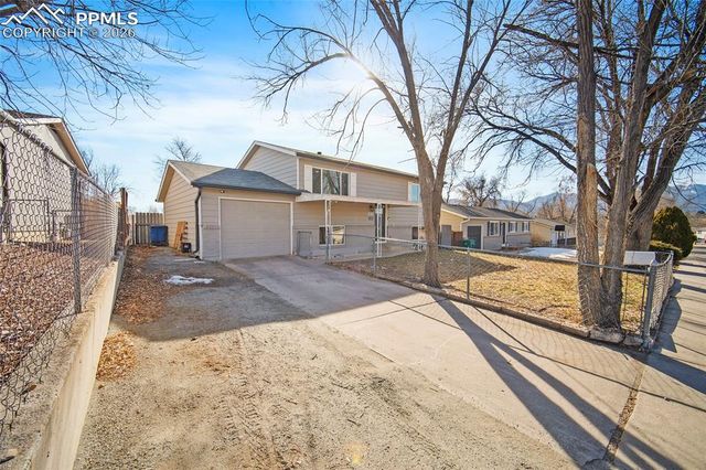 3675 Darkwood Place, Colorado Springs, CO 80910