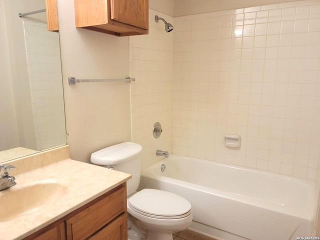 11610 Vance Jackson Rd Apt 633, San Antonio, TX 78230