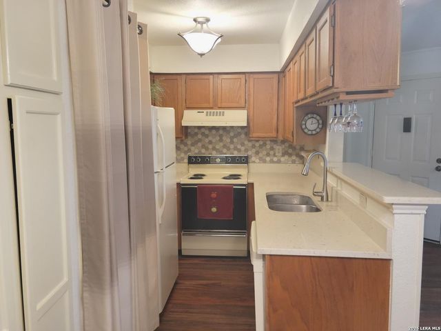 11610 Vance Jackson Rd Apt 633, San Antonio, TX 78230