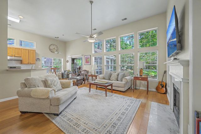561 Pointe Of Oaks Road, Summerville, SC 29485