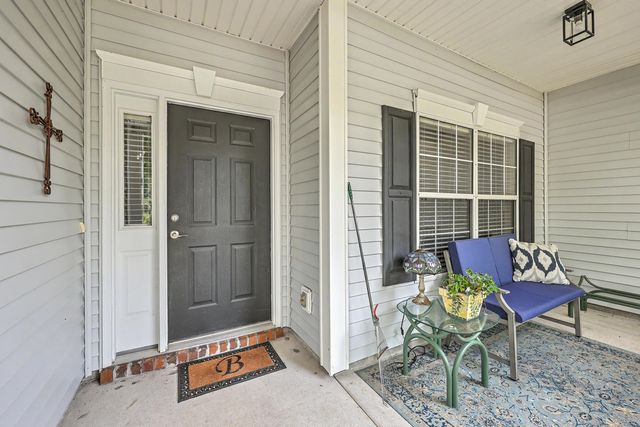 561 Pointe Of Oaks Road, Summerville, SC 29485