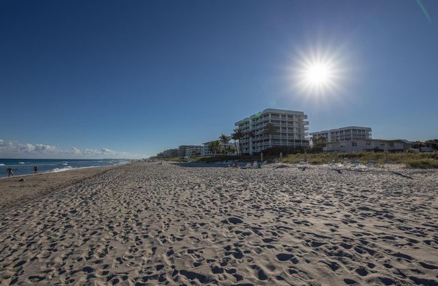 2565 S OCEAN Boulevard 1040, Palm Beach, FL 33480