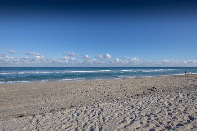 2565 S OCEAN Boulevard 1040, Palm Beach, FL 33480
