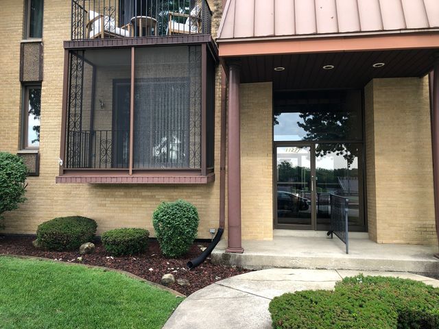 11277 S Roberts Road S E, Palos Hills, IL 60465