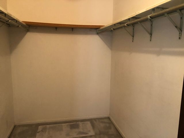 11277 S Roberts Road S E, Palos Hills, IL 60465