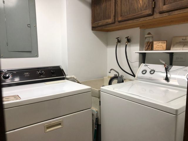 11277 S Roberts Road S E, Palos Hills, IL 60465