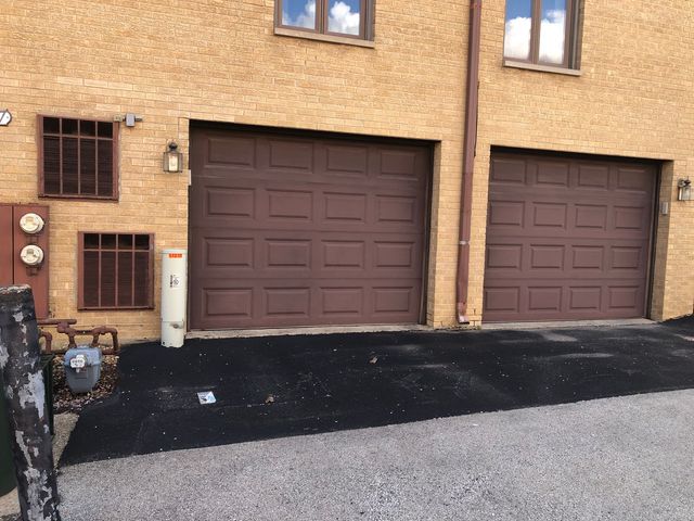 11277 S Roberts Road S E, Palos Hills, IL 60465